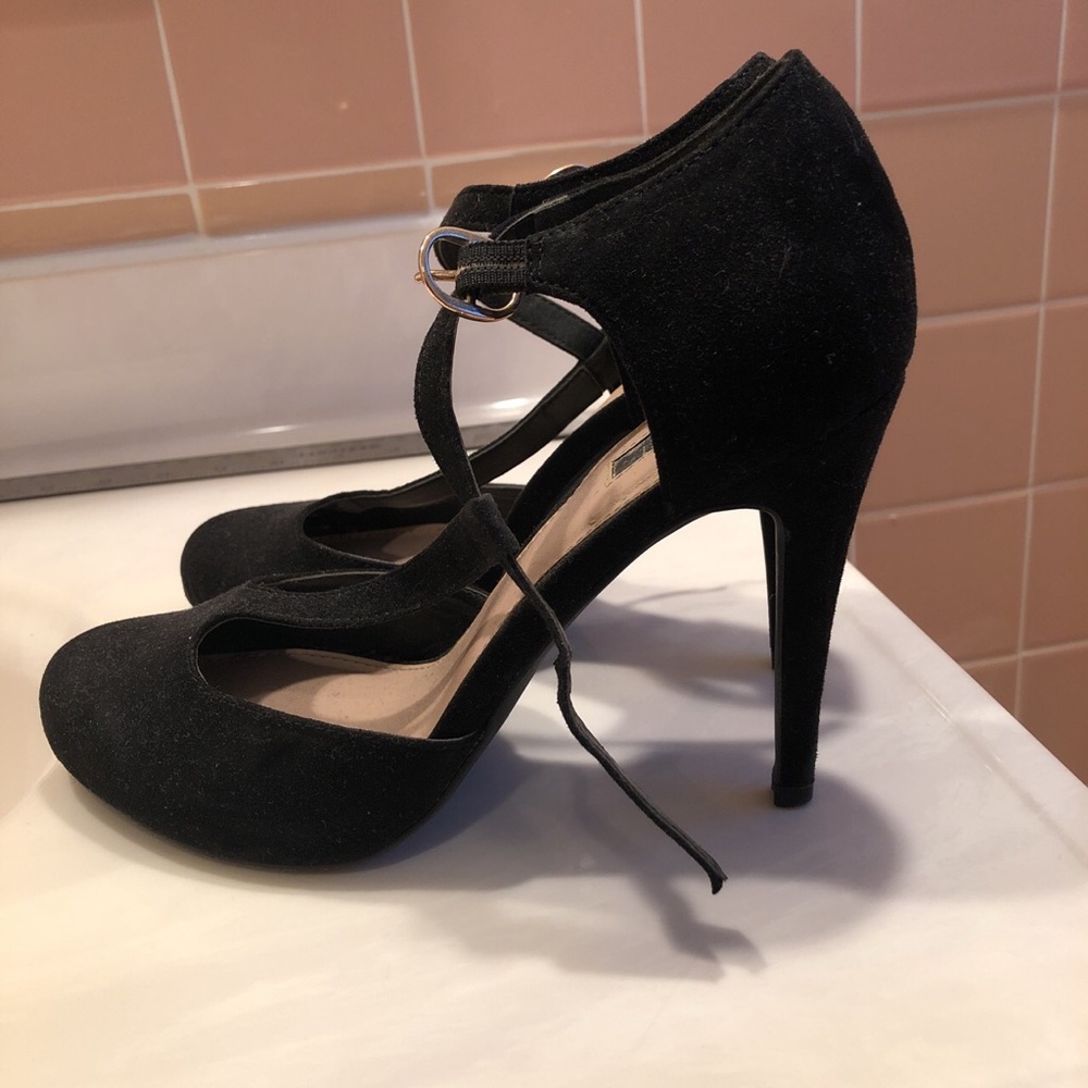 Cute black heels